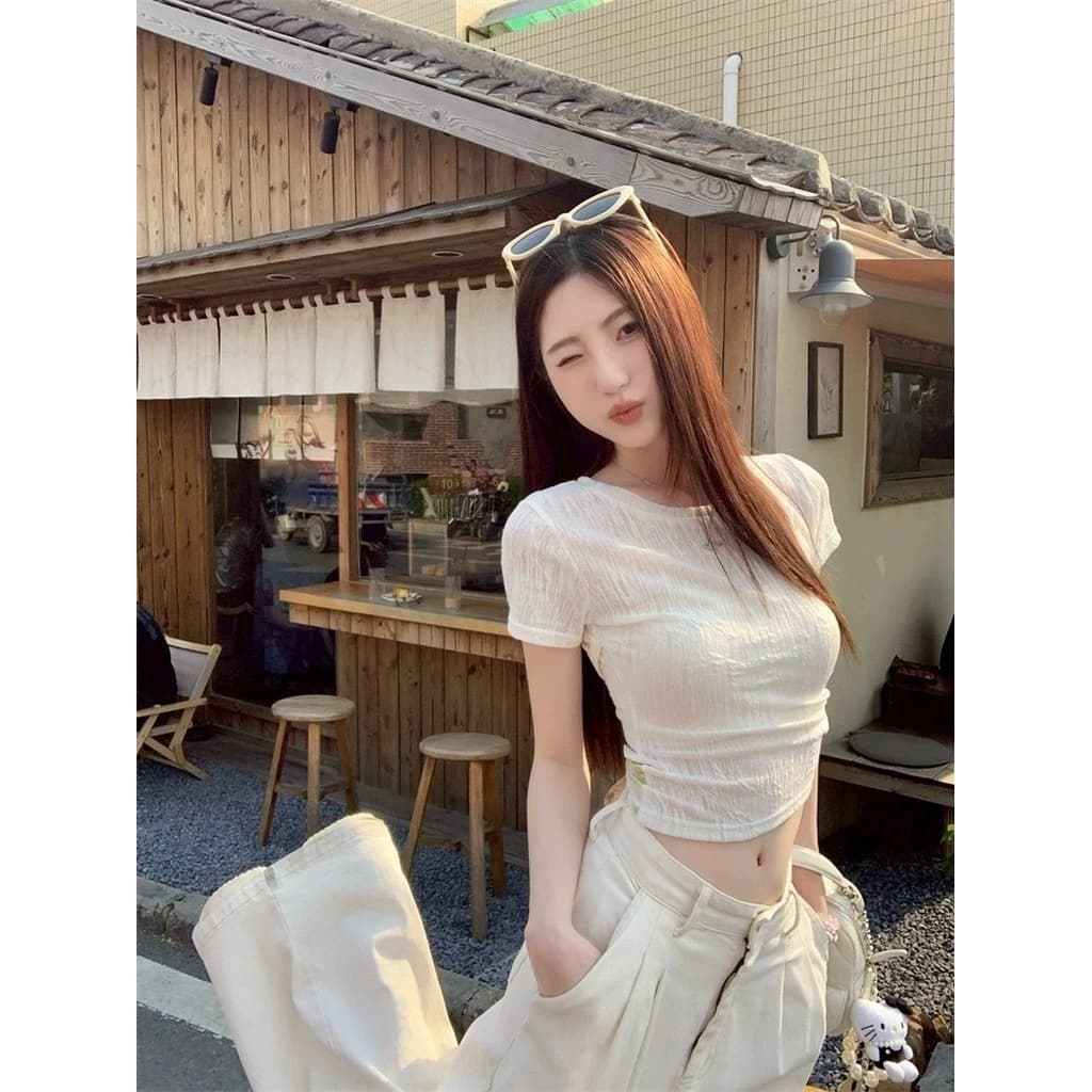 เสื้อยืดครอปสั้น คอกลม  ผ้าถัก  เสื้อยืดผู้หญิงสไตล์เกาหลี